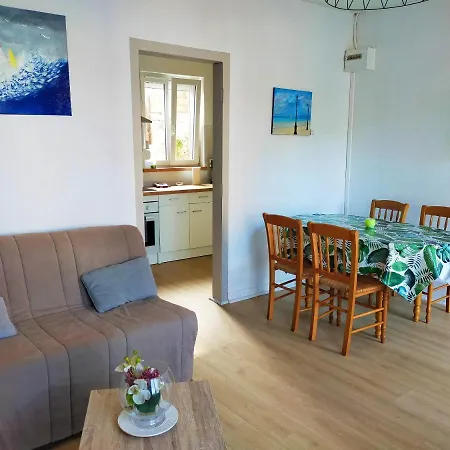 Appartement Cosy A Honfleur De 40 M² Avec Parking Prive Apartment Honfleur